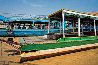 探索超现实水下世界 黑白手绘风《Silt》实机演示